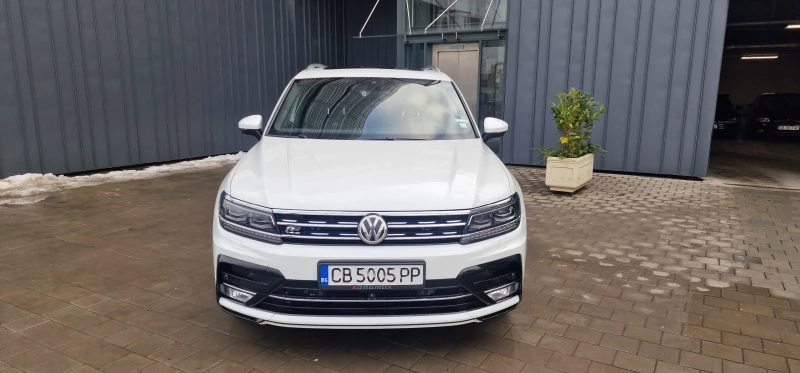 VW Tiguan R-Line, снимка 1 - Автомобили и джипове - 48807815