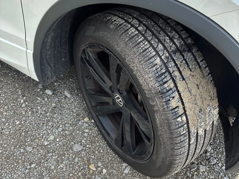 VW Tiguan * Comfortline R Line Black Edition * CARFAX * ЦЕНА, снимка 7 - Автомобили и джипове - 52726283