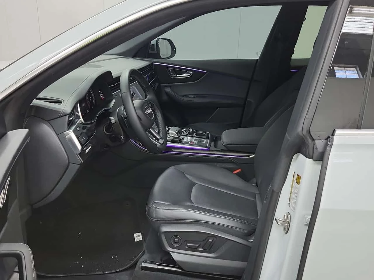 Audi Q8 Progressiv/ДИСТРОНИК/ПАНОРАМА/ОБДУХВАНЕ - изображение 6