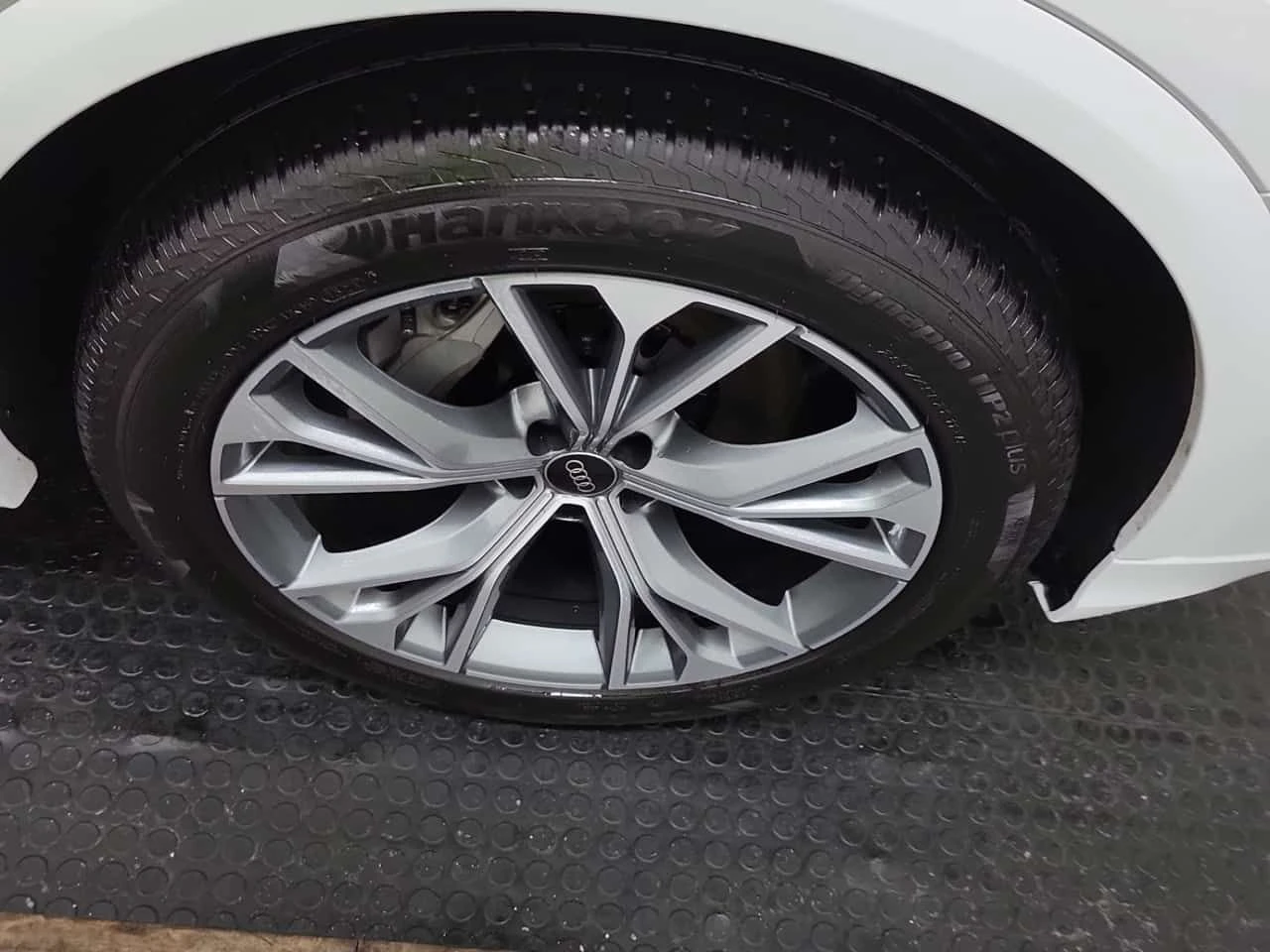 Audi Q8 Progressiv/ДИСТРОНИК/ПАНОРАМА/ОБДУХВАНЕ - изображение 4