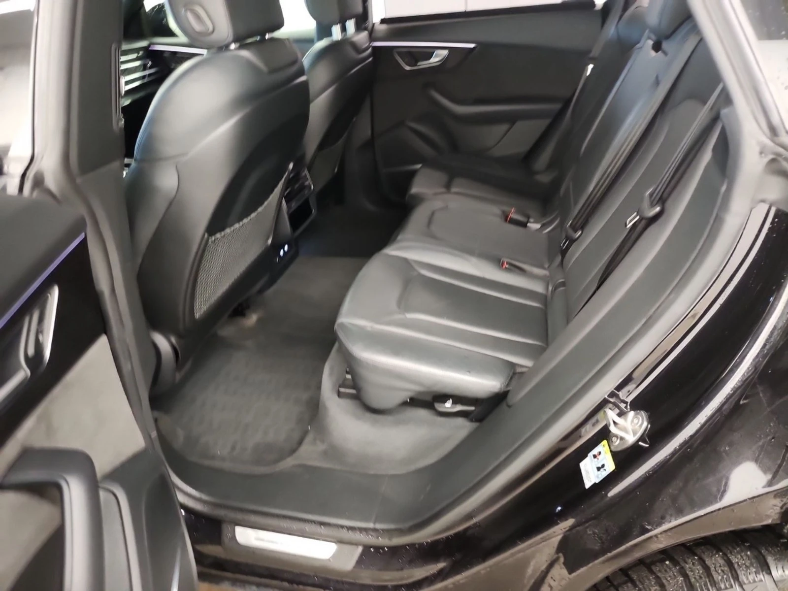 Audi Q8 TECHNIK* PANO* СЛ.ЛЕНТИ* ПОДГРЕВ, снимка 14 - Автомобили и джипове - 54334591