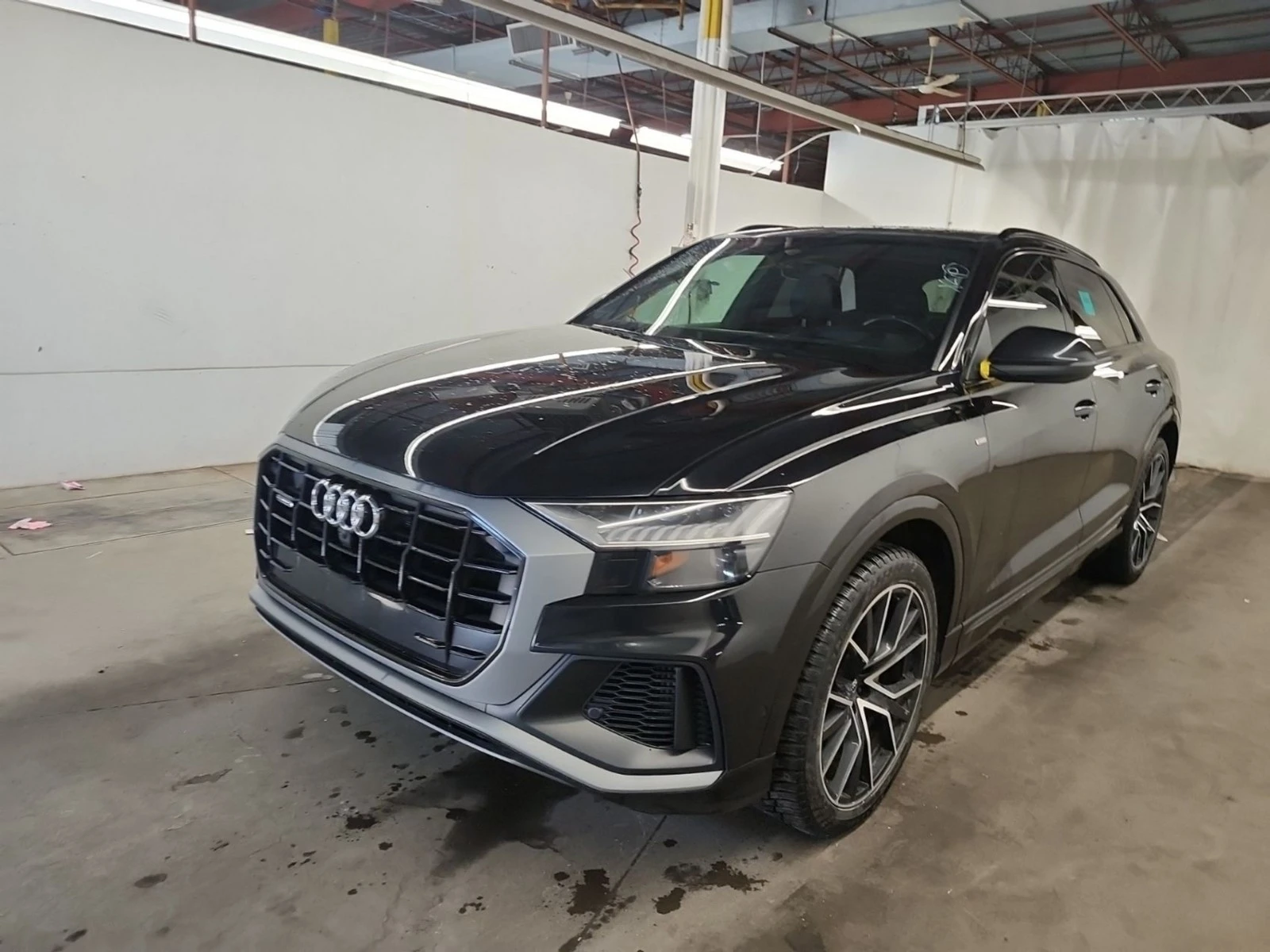 Audi Q8 TECHNIK* PANO* СЛ.ЛЕНТИ* ПОДГРЕВ