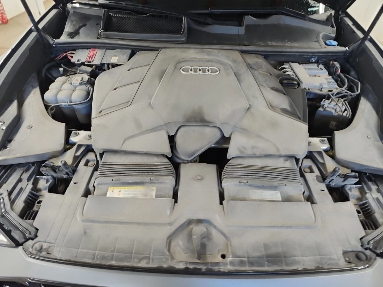 Audi Q8 TECHNIK* PANO* СЛ.ЛЕНТИ* ПОДГРЕВ, снимка 17 - Автомобили и джипове - 54334591