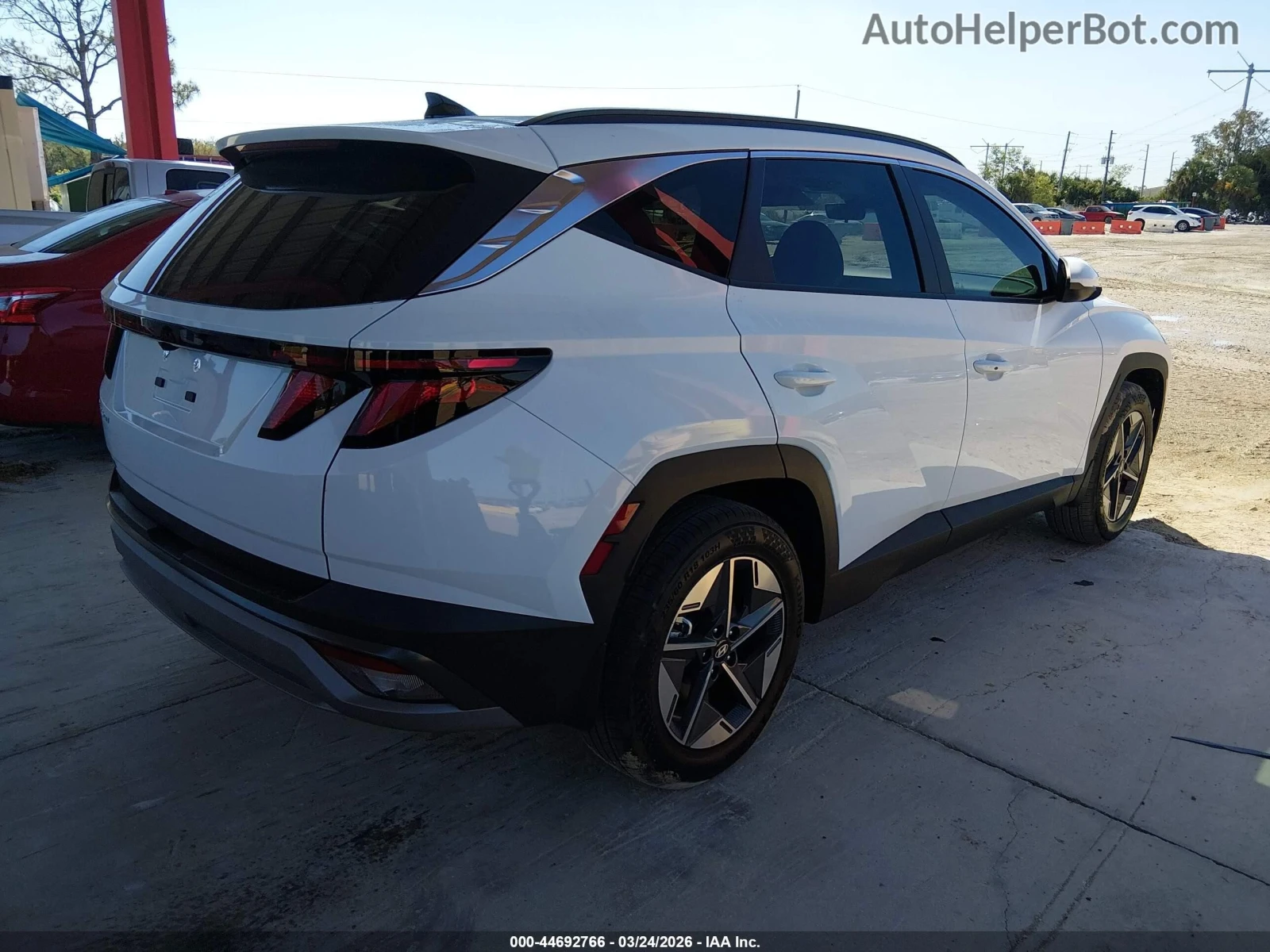Hyundai Tucson 1000KM * НОВА* ЦЕНА ДО БГ, снимка 4 - Автомобили и джипове - 54884463
