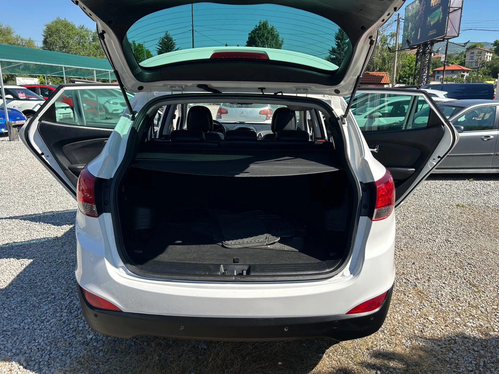 Hyundai IX35 2.0CRDI EUR5B 4X4, снимка 13 - Автомобили и джипове - 55043339