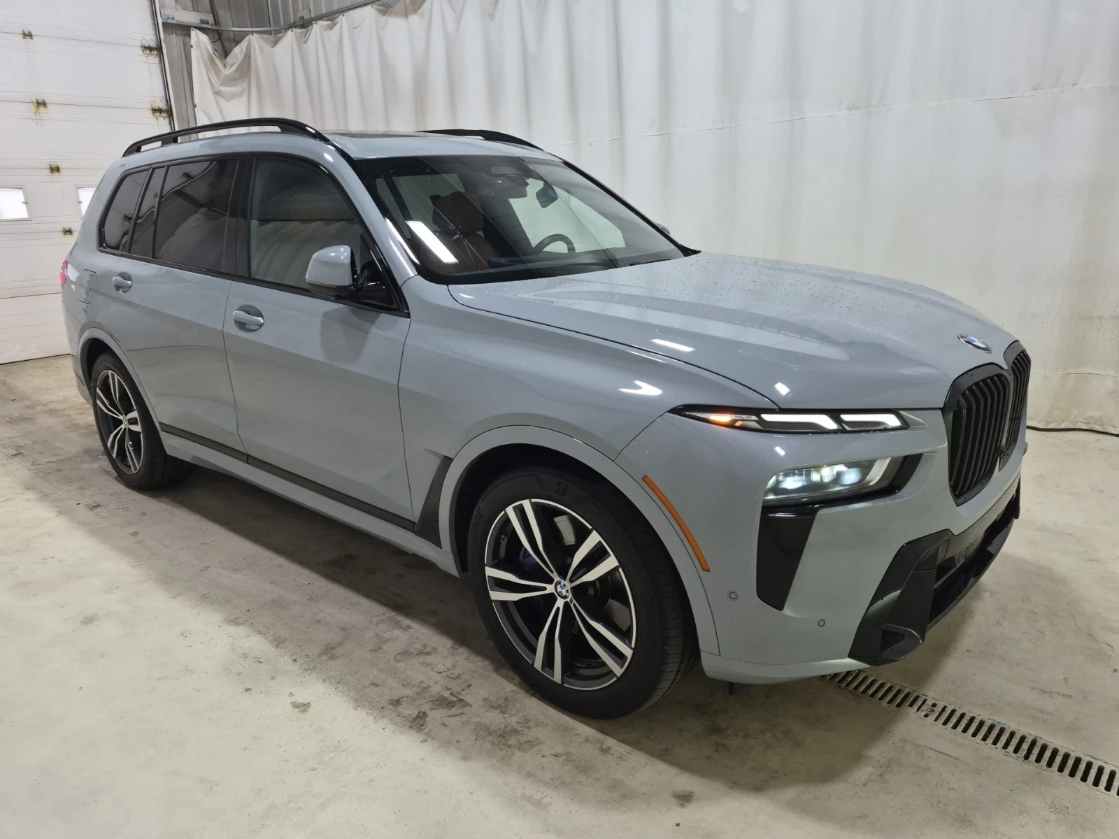 BMW X7 40i * * M ПАКЕТ * * CARFAX * * 6 МЕСТЕН * * , снимка 2 - Автомобили и джипове - 55239924