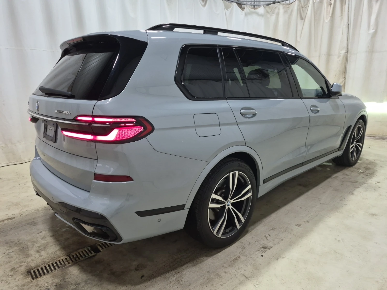 BMW X7 40i * * M ПАКЕТ * * CARFAX * * 6 МЕСТЕН * * , снимка 3 - Автомобили и джипове - 55239924