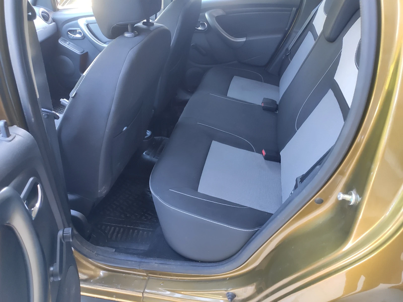 Dacia Duster DUSTER-LAUREATE, снимка 7 - Автомобили и джипове - 55377906