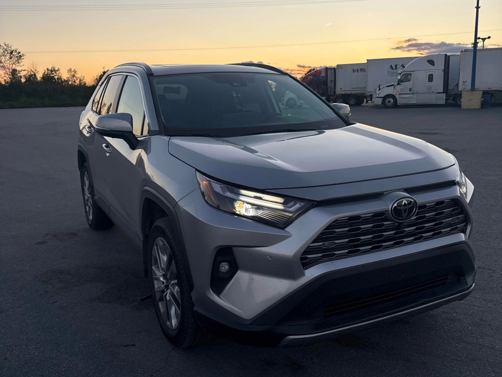 Toyota Rav4 * Limited * CARFAX * ОПЦИЯ ЗА ФИНАНСИРАНЕ, снимка 15 - Автомобили и джипове - 55879805