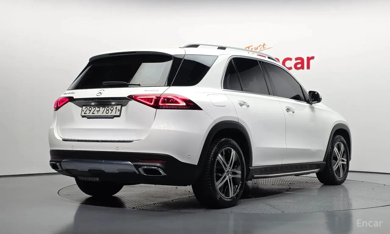 Mercedes-Benz GLE 300 * 4MATIC * АВТОКРЕДИТ БЕЗ ПЪРВОНАЧАЛНА ВНОСКА, снимка 2 - Автомобили и джипове - 55940990