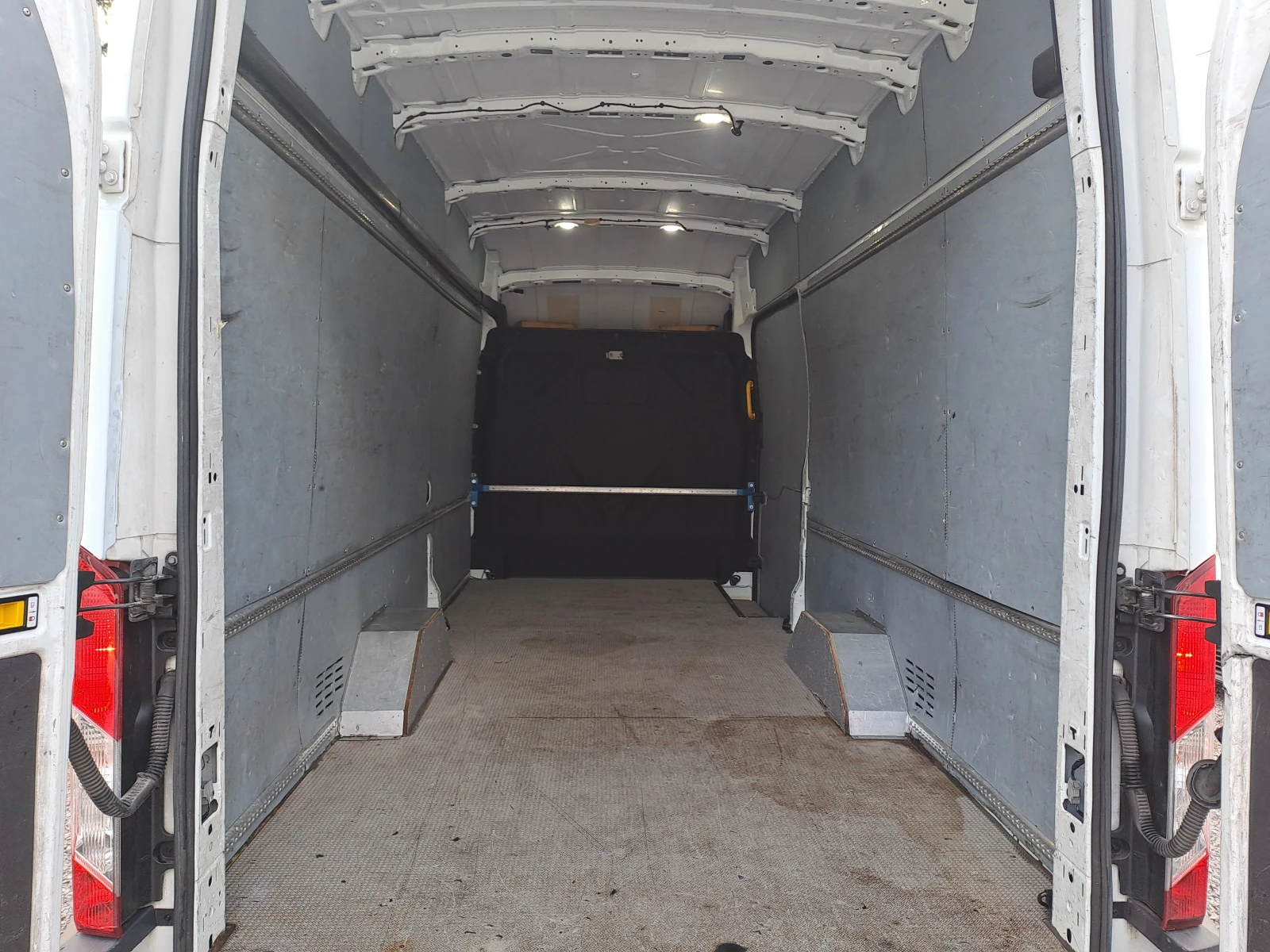 Ford Transit 2.0 TDCI - изображение 9