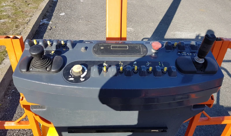 Автовишка Друга марка JLG 120SXJ  4х4х4, снимка 10 - Индустриална техника - 49705727