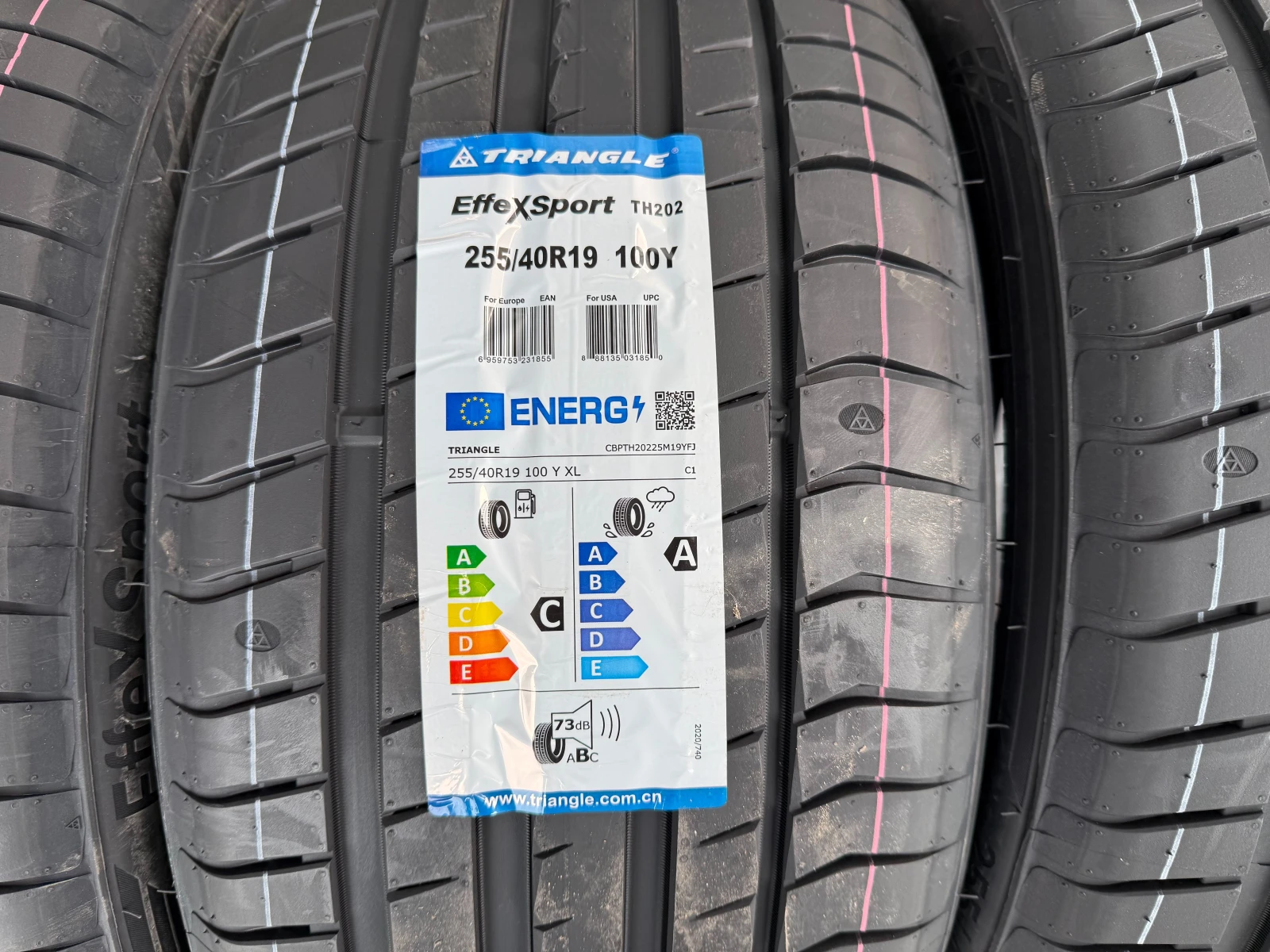Гуми Летни 255/40R19, снимка 3 - Гуми и джанти - 53915560
