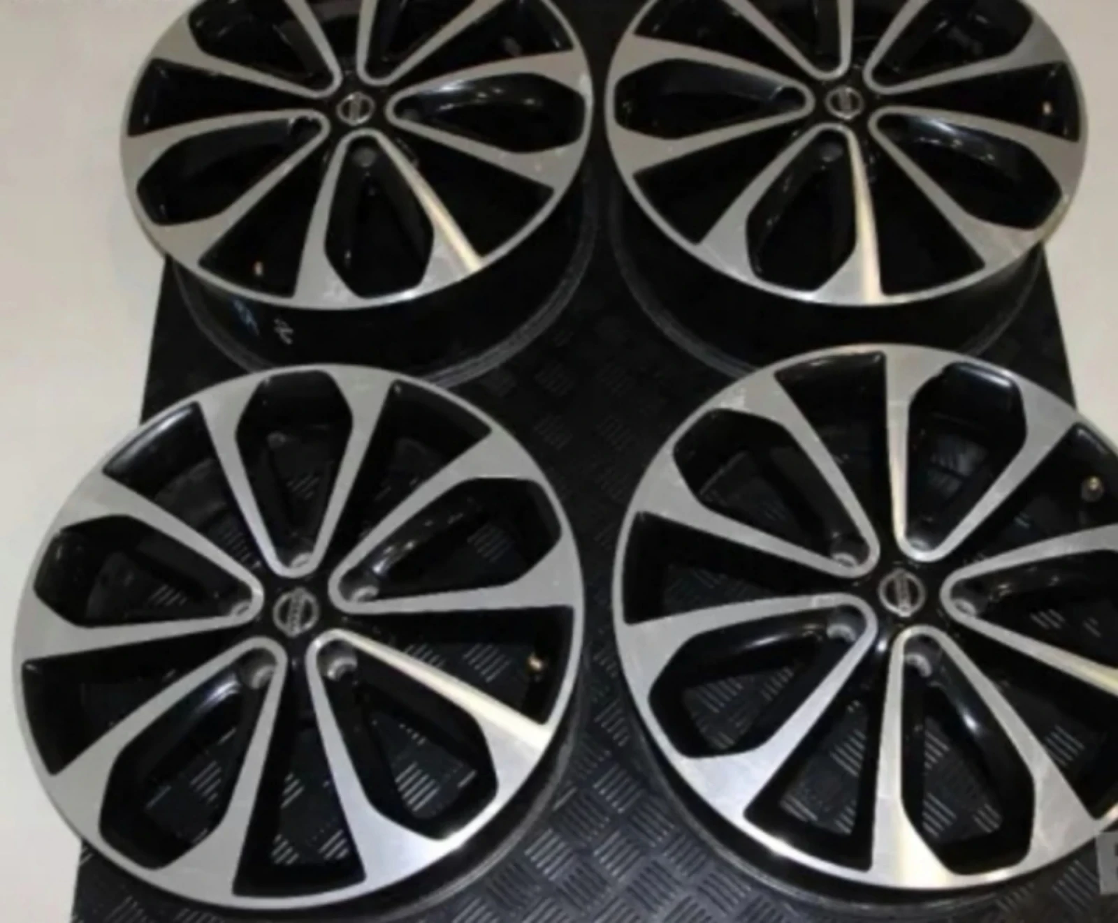 Гуми с джанти Goodride 215/55R18