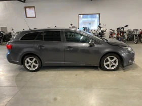 Toyota Avensis 2.2 dct avtomat navi keyless , снимка 2