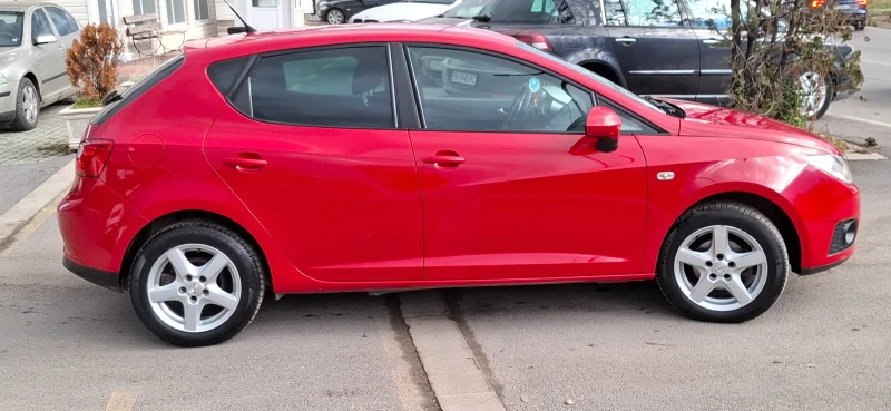 Seat Ibiza 1.4 Климатроник  Като Нова, снимка 9 - Автомобили и джипове - 48072140