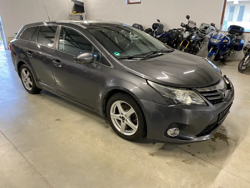 Toyota Avensis 2.2 dct avtomat navi keyless , снимка 1 - Автомобили и джипове - 48554700