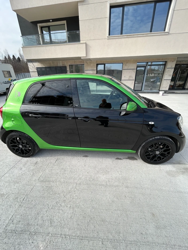 Smart Forfour, снимка 5 - Автомобили и джипове - 49244392