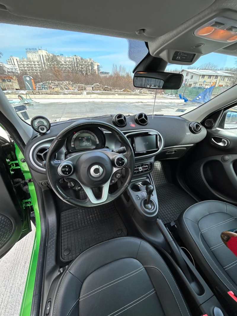 Smart Forfour, снимка 2 - Автомобили и джипове - 49244392