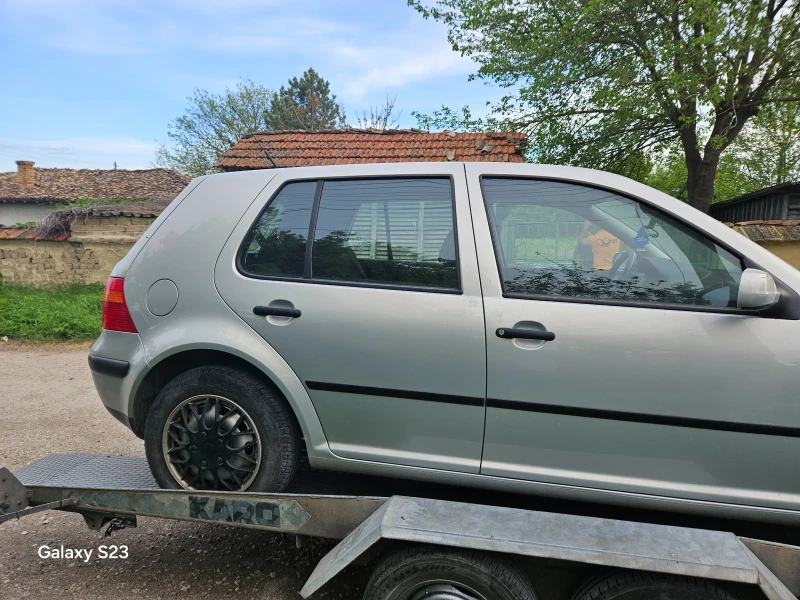 VW Golf 1.6 SR, снимка 3 - Автомобили и джипове - 50230142