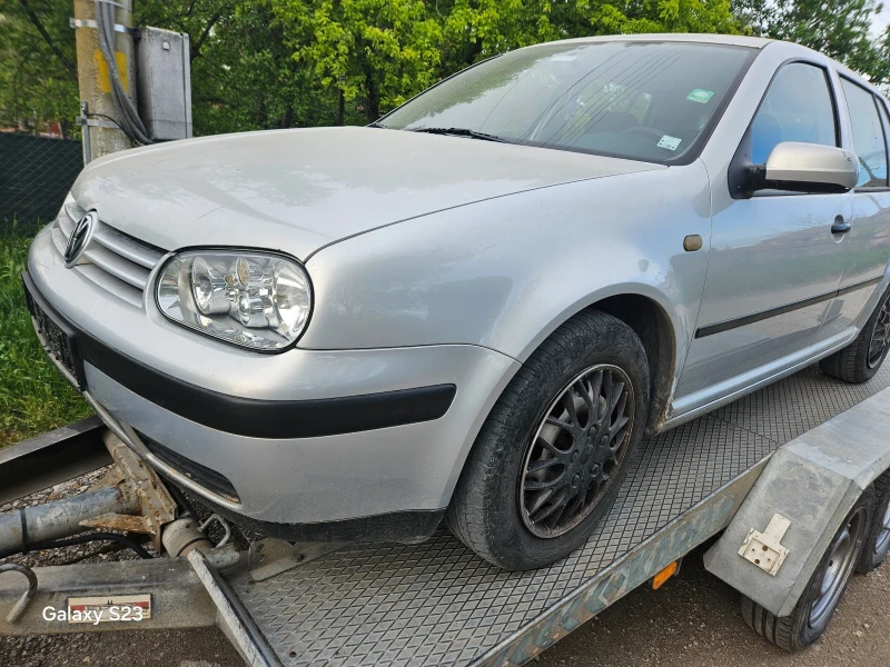 VW Golf 1.6 SR, снимка 4 - Автомобили и джипове - 50230142