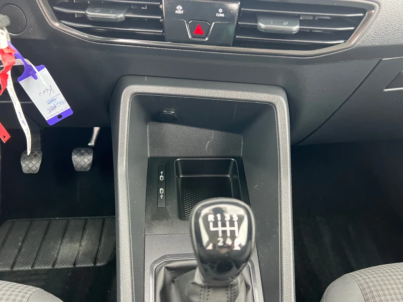 VW Caddy 2.0тди-клима-пътнически, снимка 11 - Автомобили и джипове - 52009492