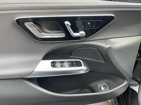 Mercedes-Benz E 220 d T 4Matic = AMG Line = Advanced Plus  | Mobile.bg   5