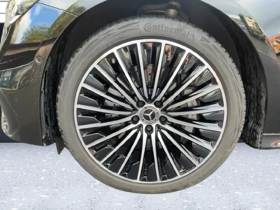 Mercedes-Benz E 220 d T 4Matic = AMG Line = Advanced Plus Гаранция - изображение 4