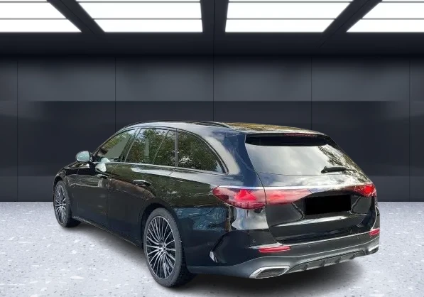 Mercedes-Benz E 220 d T 4Matic = AMG Line = Advanced Plus Гаранция - изображение 2