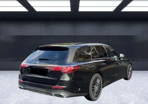 Mercedes-Benz E 220 d T 4Matic = AMG Line = Advanced Plus Гаранция - изображение 3