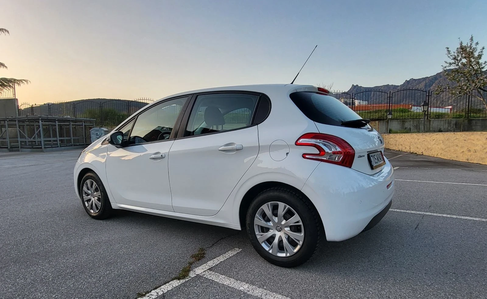 Peugeot 208 1.2 VTI - изображение 5