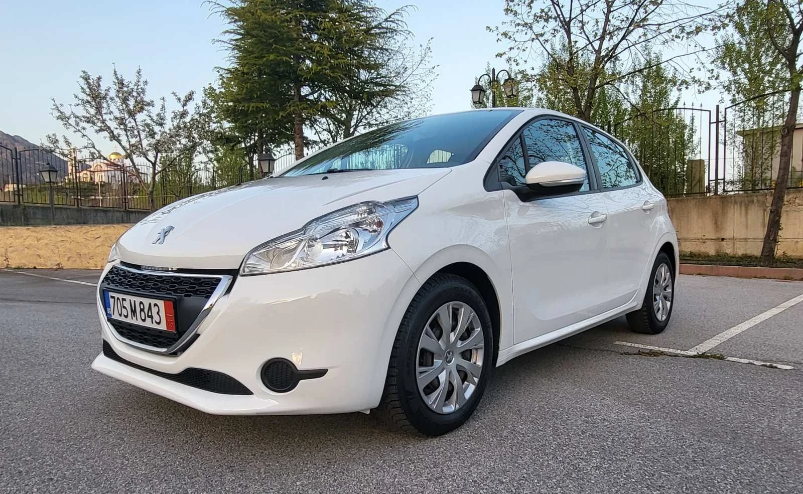 Peugeot 208 1.2 VTI - изображение 2