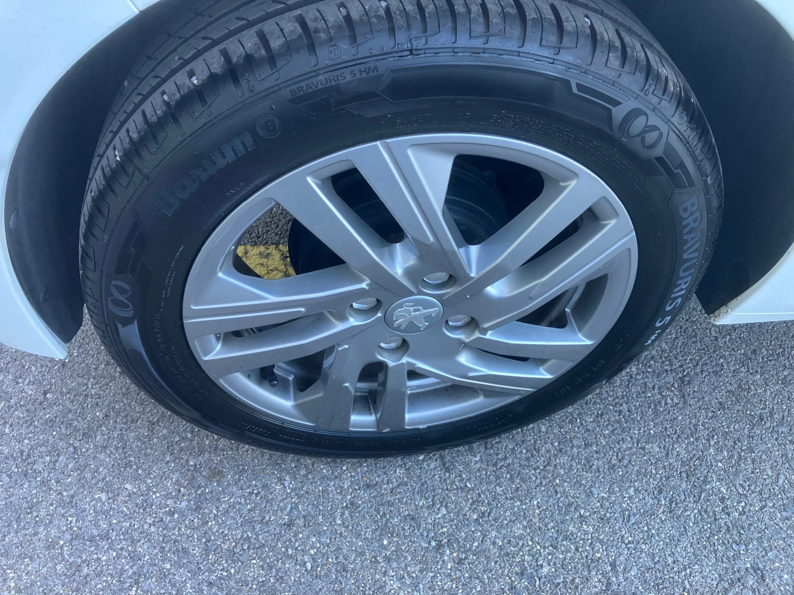 Peugeot 208 1.2i-Allure-e6d - изображение 7