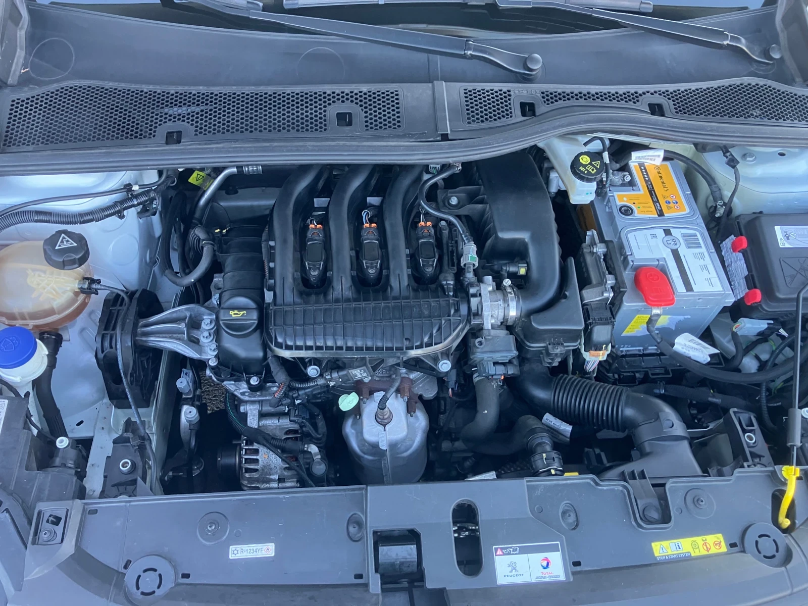 Peugeot 208 1.2i-Allure-e6d | Mobile.bg — изображение 13