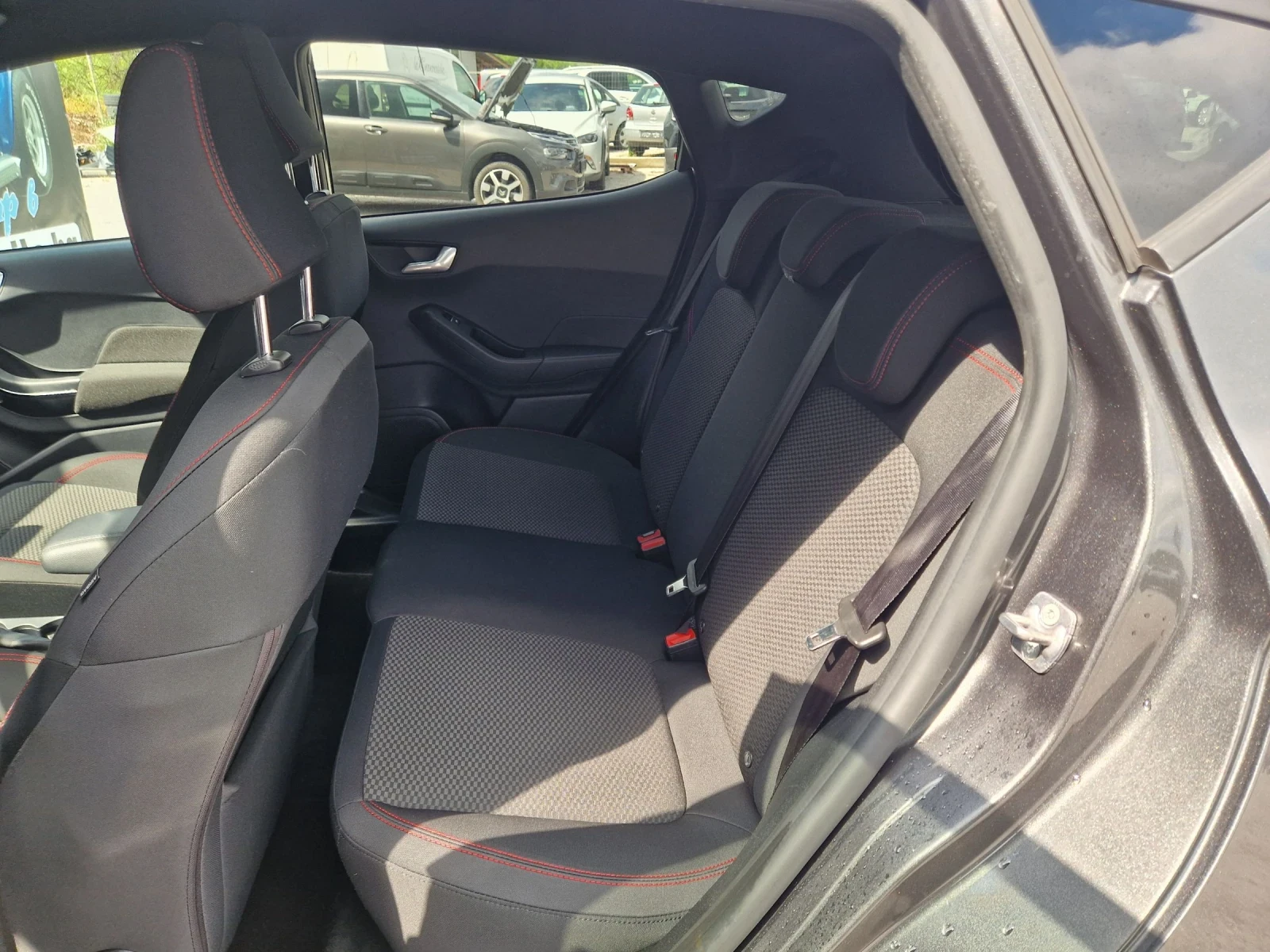 Ford Fiesta 1.0Turbo Automaitk 39000km ST line - изображение 9