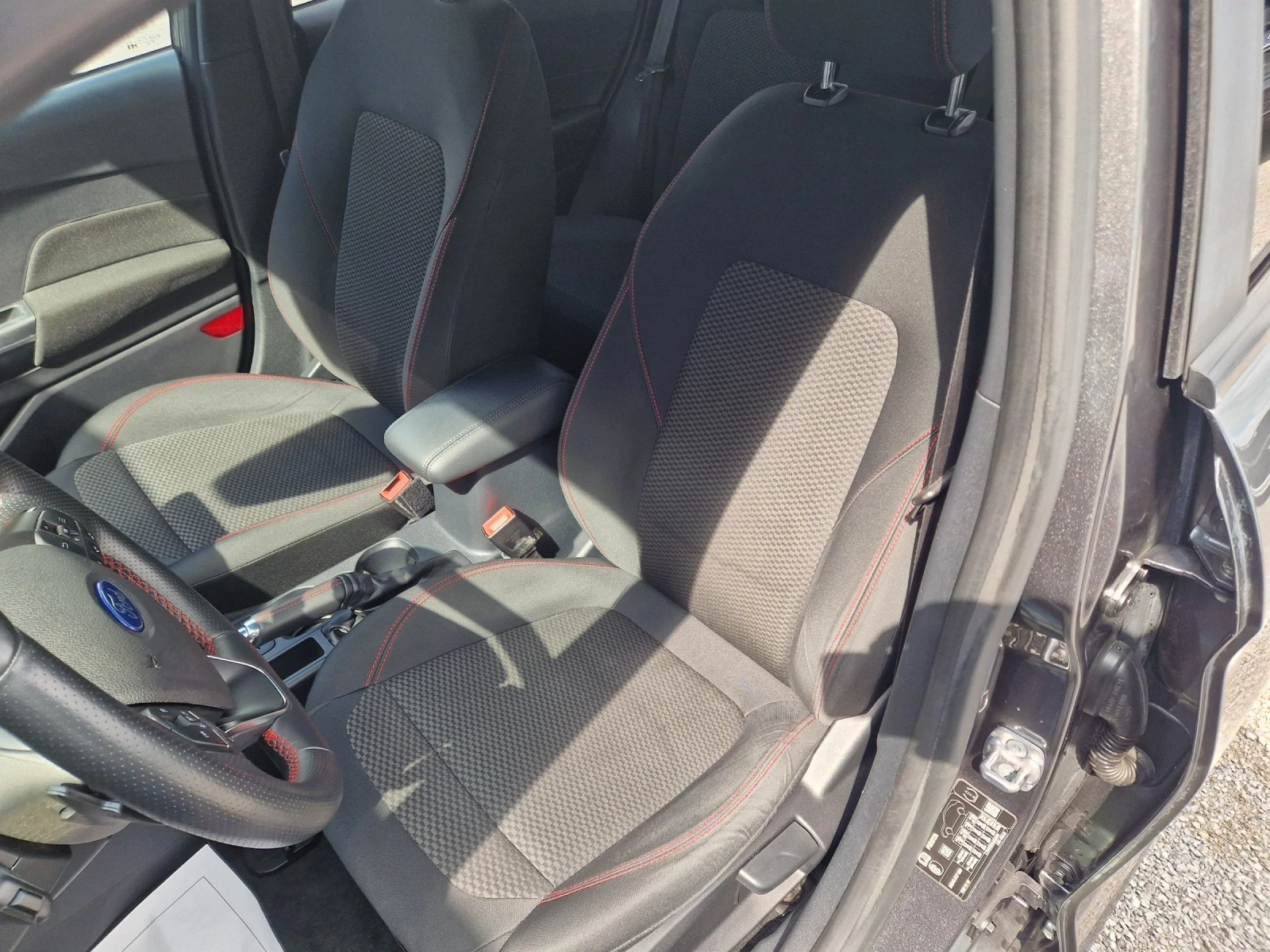 Ford Fiesta 1.0Turbo Automaitk 39000km ST line - изображение 8