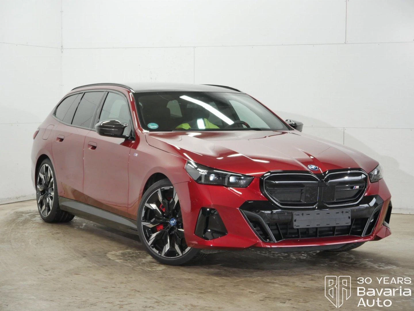 BMW i5 M60 xDrive Touring - изображение 4