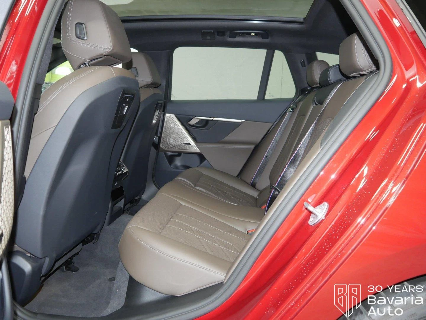 BMW i5 M60 xDrive Touring - изображение 10