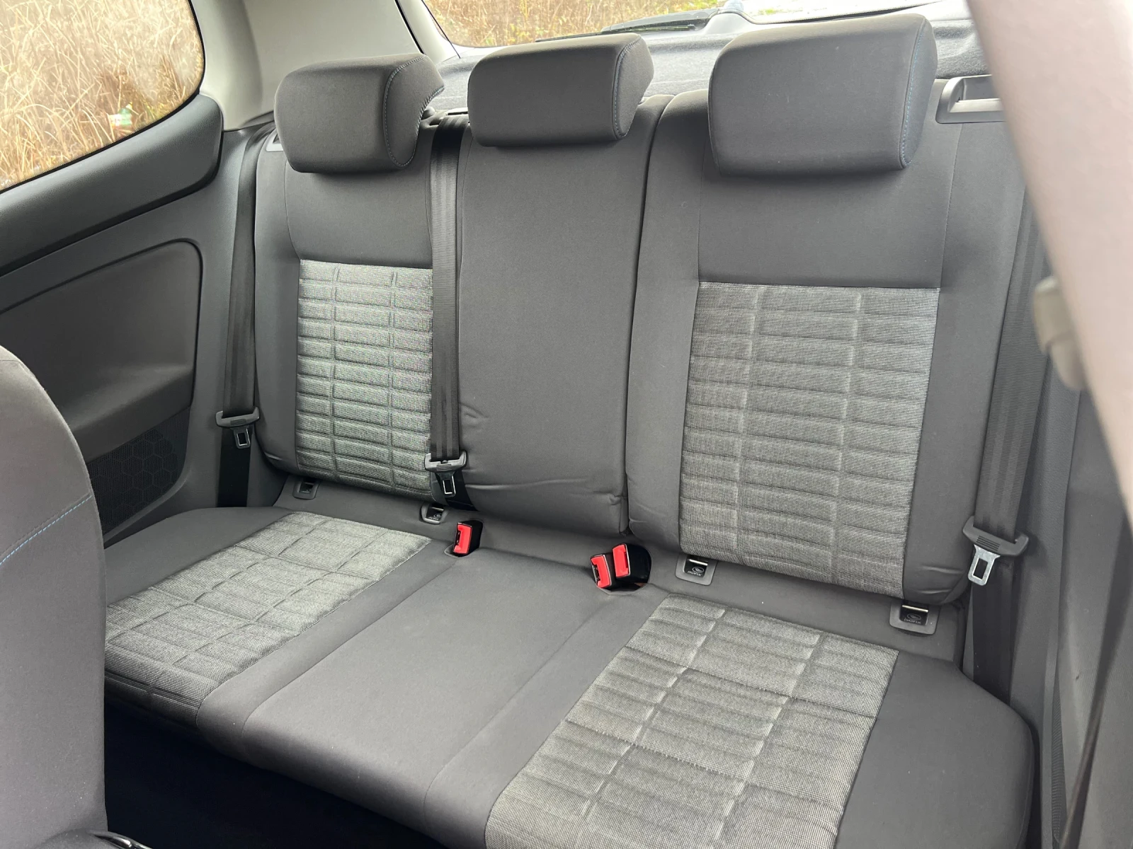 VW Golf 1.9 TDI Автоматик - изображение 9