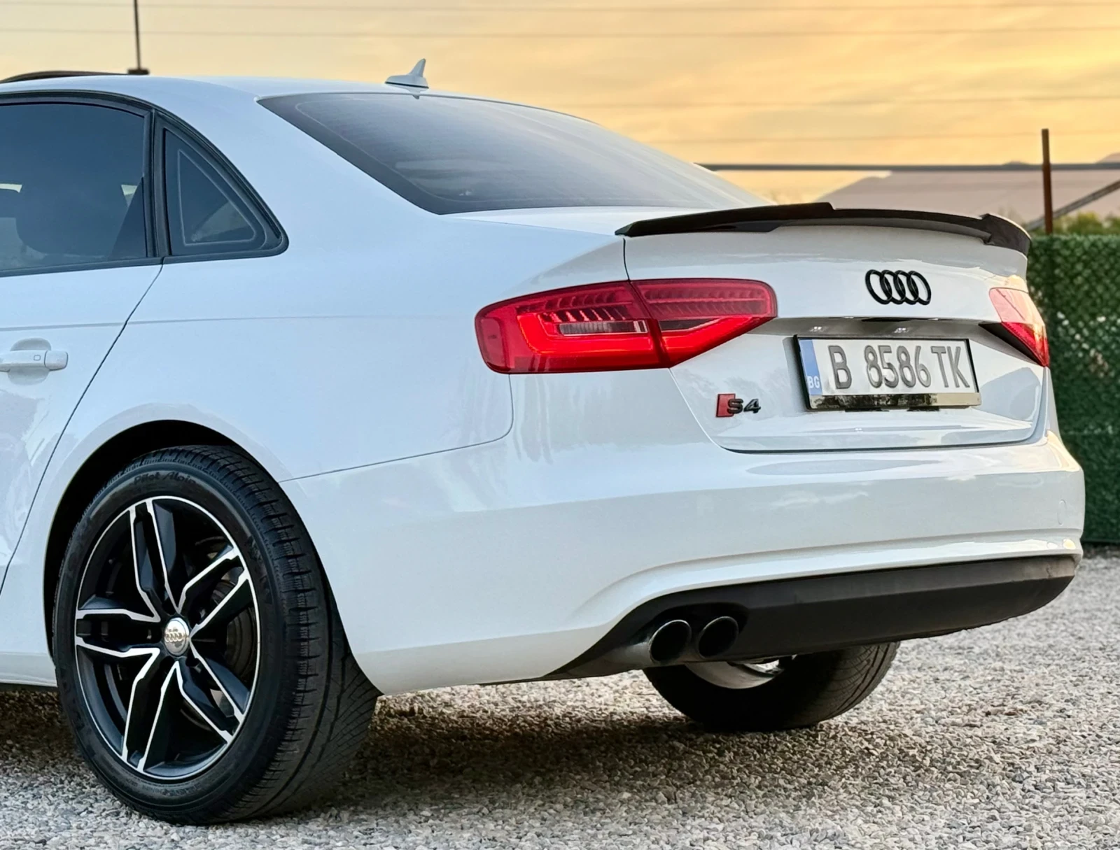 Audi A4 2.0Turbo 8ZF// 4x4* AVTOMAT* LED* FACELIFT, снимка 9 - Автомобили и джипове - 53915722