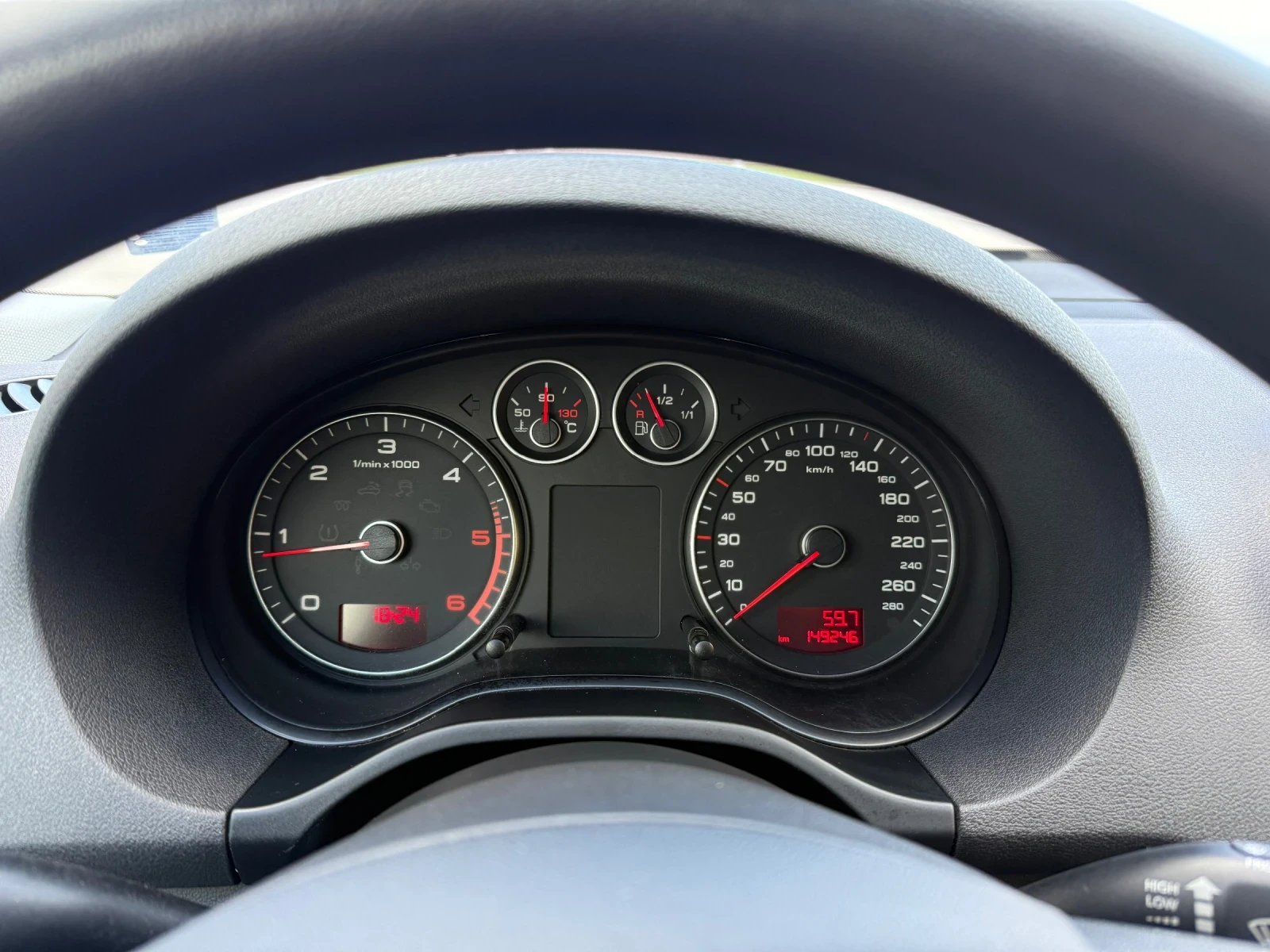 Audi A3 1.6 TDI, снимка 12 - Автомобили и джипове - 54207673