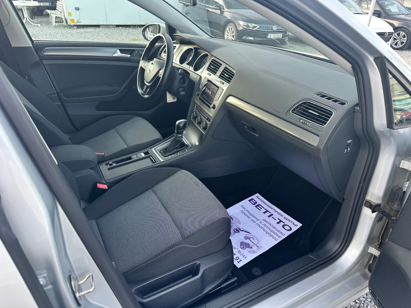 VW Golf 1.6 TDI  BLUEMOTION, снимка 12 - Автомобили и джипове - 54230440