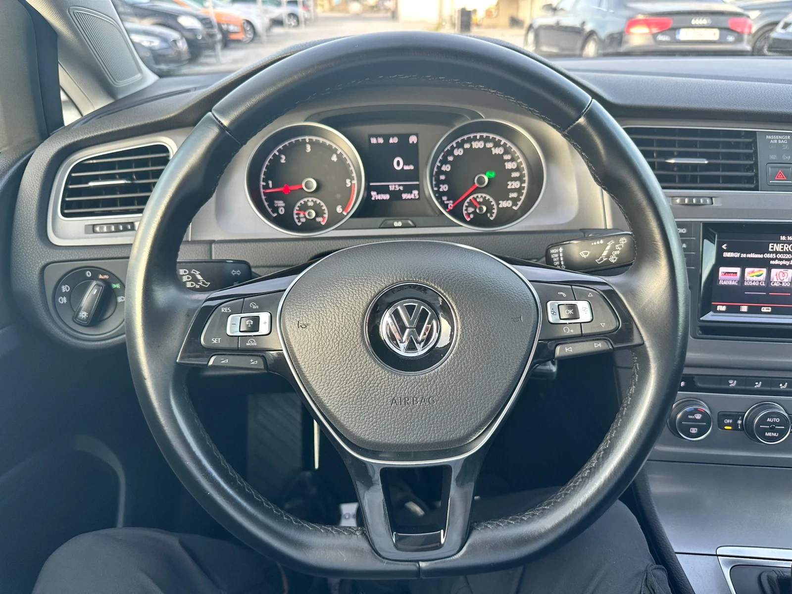 VW Golf 1.6 TDI  BLUEMOTION, снимка 8 - Автомобили и джипове - 54230440
