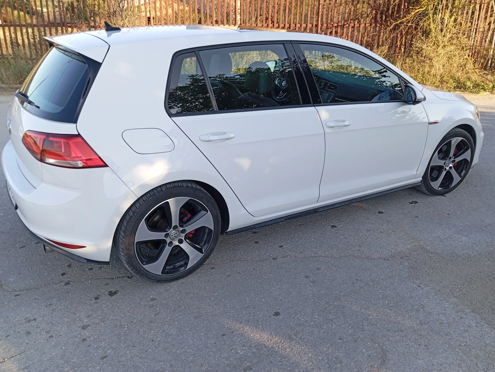 VW Golf 2.0 GTI, снимка 4 - Автомобили и джипове - 54413663