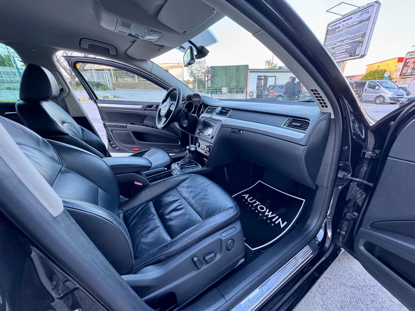 Skoda Superb 2.0 TDI 170кс DSG, снимка 13 - Автомобили и джипове - 54551159