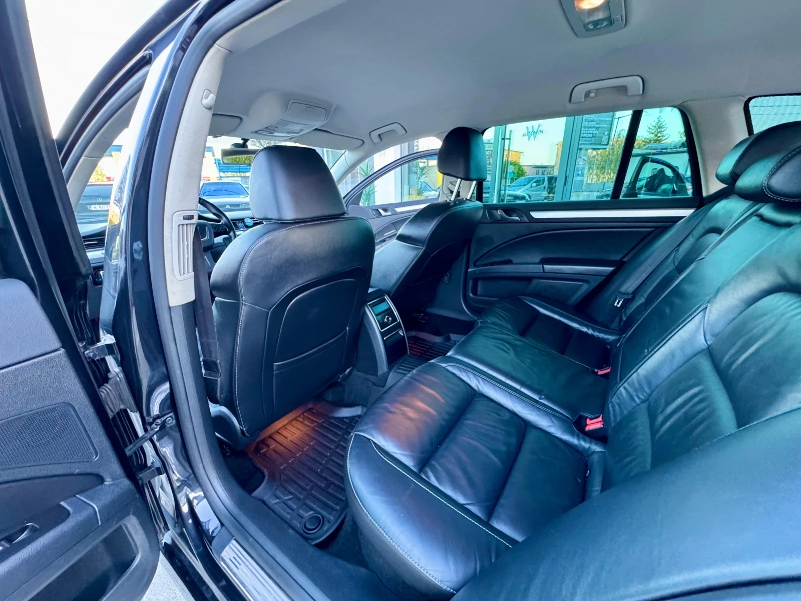 Skoda Superb 2.0 TDI 170кс DSG, снимка 12 - Автомобили и джипове - 54551159