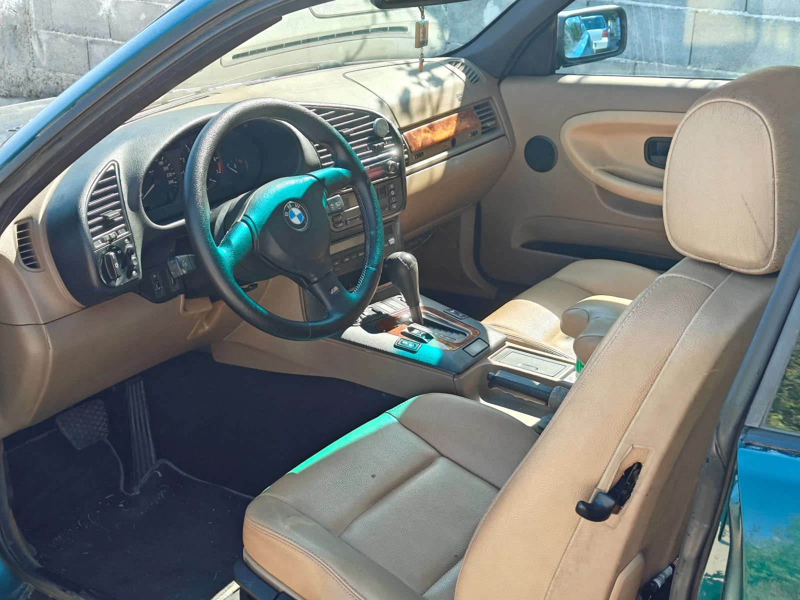 BMW 320 320i , снимка 3 - Автомобили и джипове - 54605315