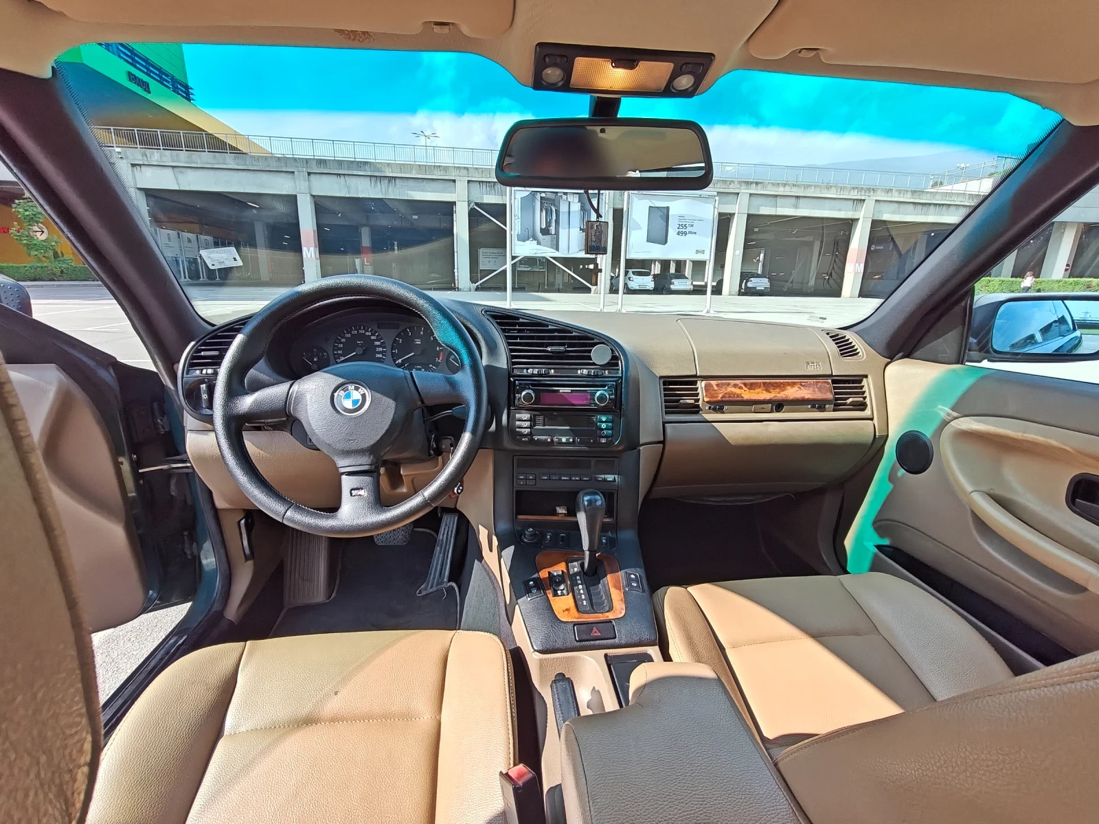BMW 320 320i , снимка 13 - Автомобили и джипове - 54605315