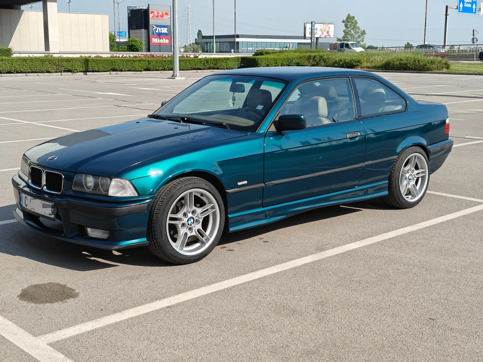 BMW 320 320i , снимка 6 - Автомобили и джипове - 54605315