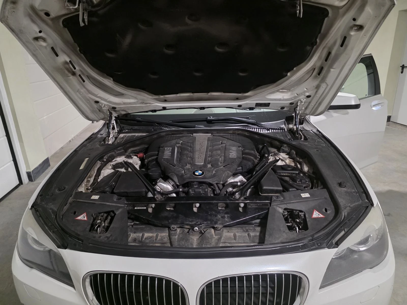 BMW 750 LI , снимка 12 - Автомобили и джипове - 54678779